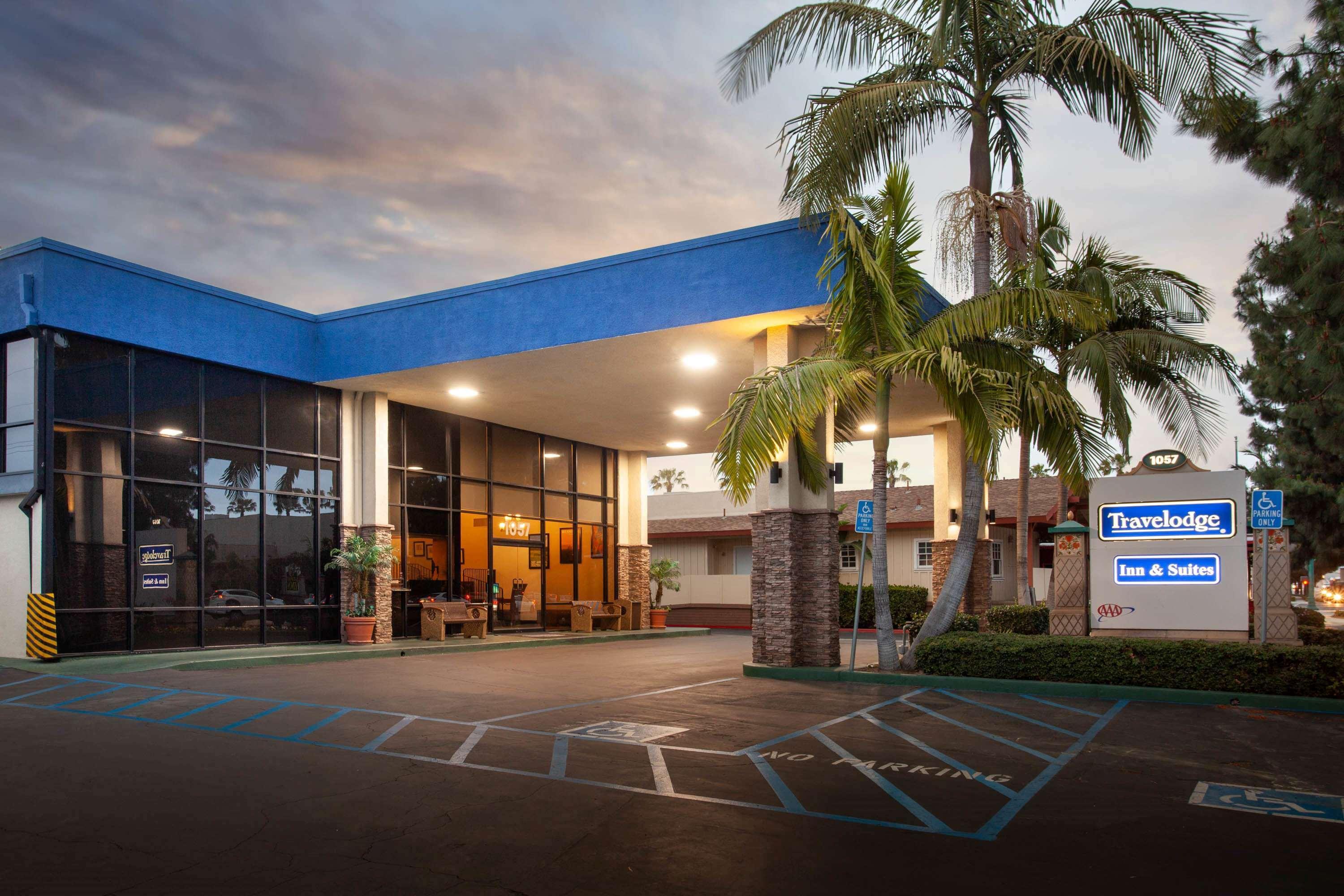 Travelodge Inn & Suites By Wyndham Anaheim On Disneyland Dr Exterior photo