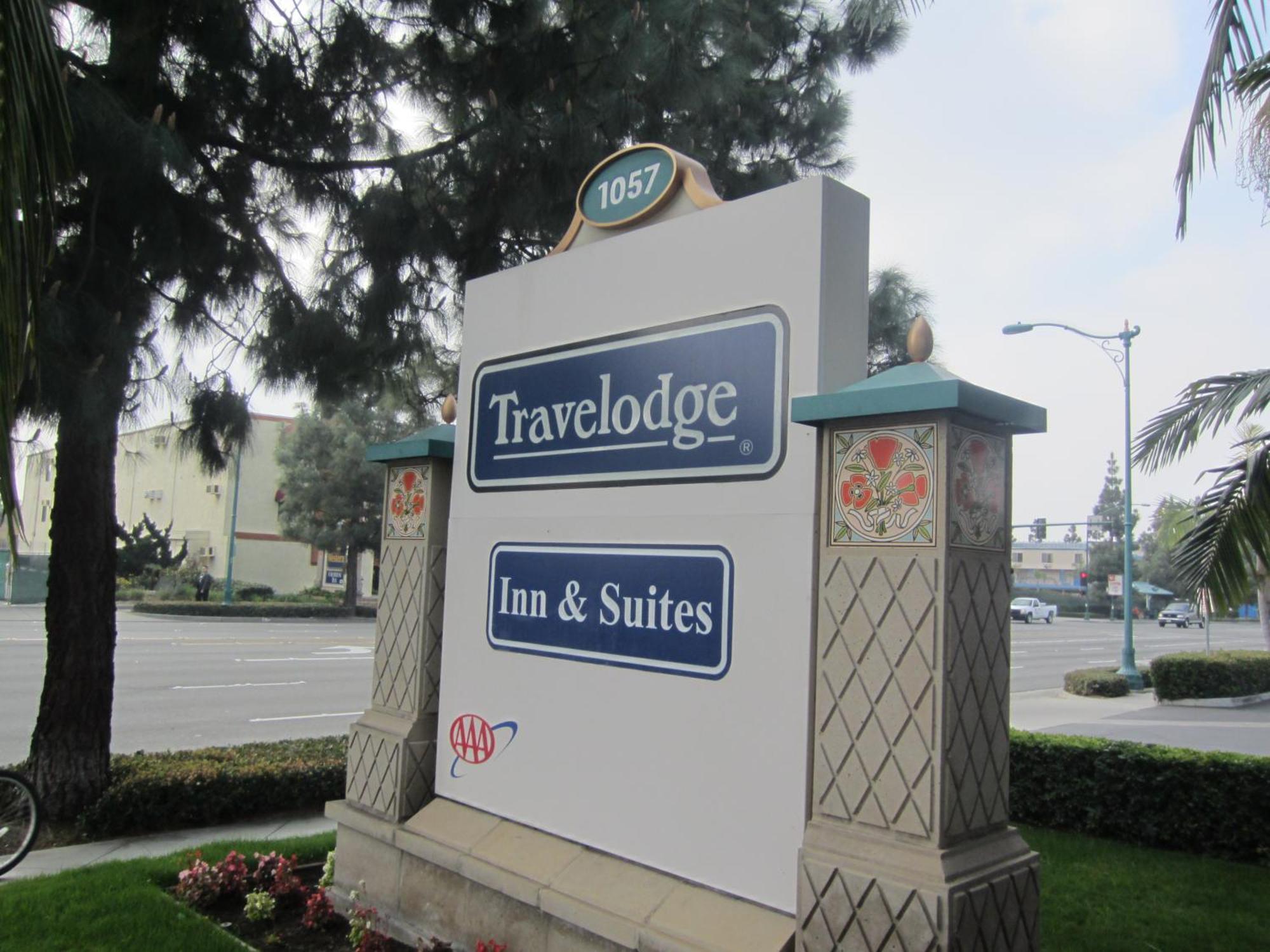 Travelodge Inn & Suites By Wyndham Anaheim On Disneyland Dr Exterior photo