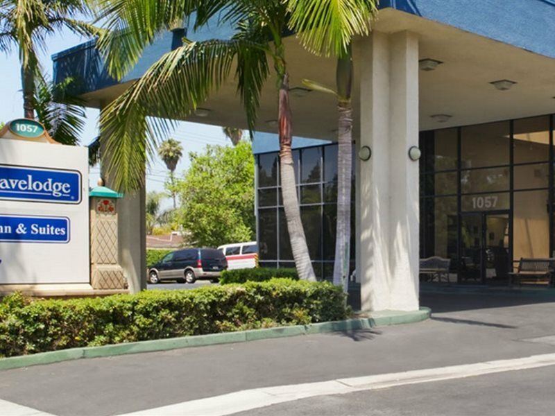 Travelodge Inn & Suites By Wyndham Anaheim On Disneyland Dr Exterior photo